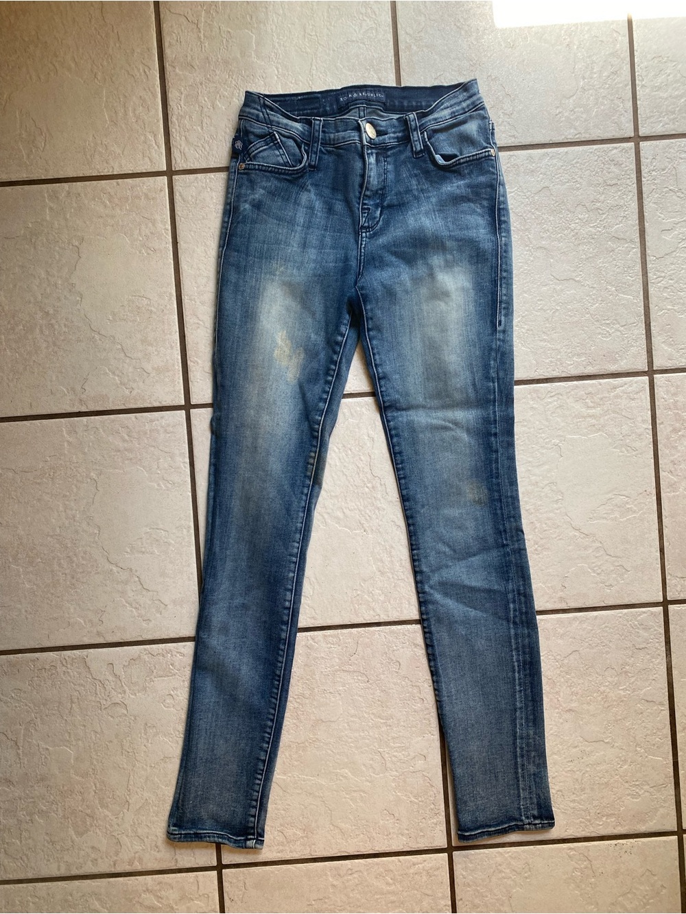 Rock & Republic Berlin Women's Size 4 Light Wash Stretch Jeans